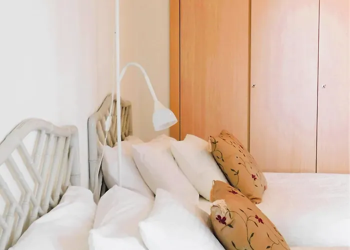 Ocean, Sun & Golf I Daire *